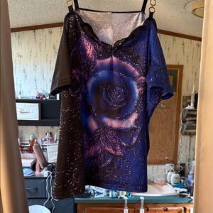 Women’s cold shoulder top